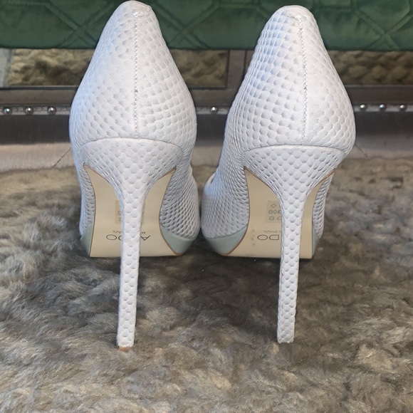 ALDO Gray Textured Platform Pumps - Picture 2 of 7